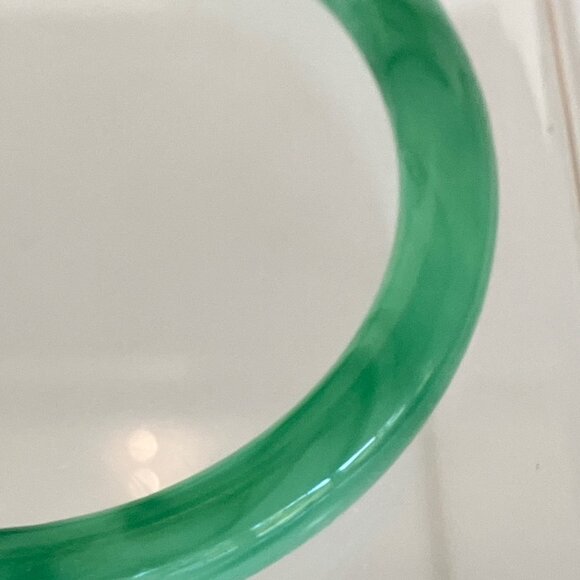Vintage Small Jade Bangle Bracelet - Picture 8 of 13